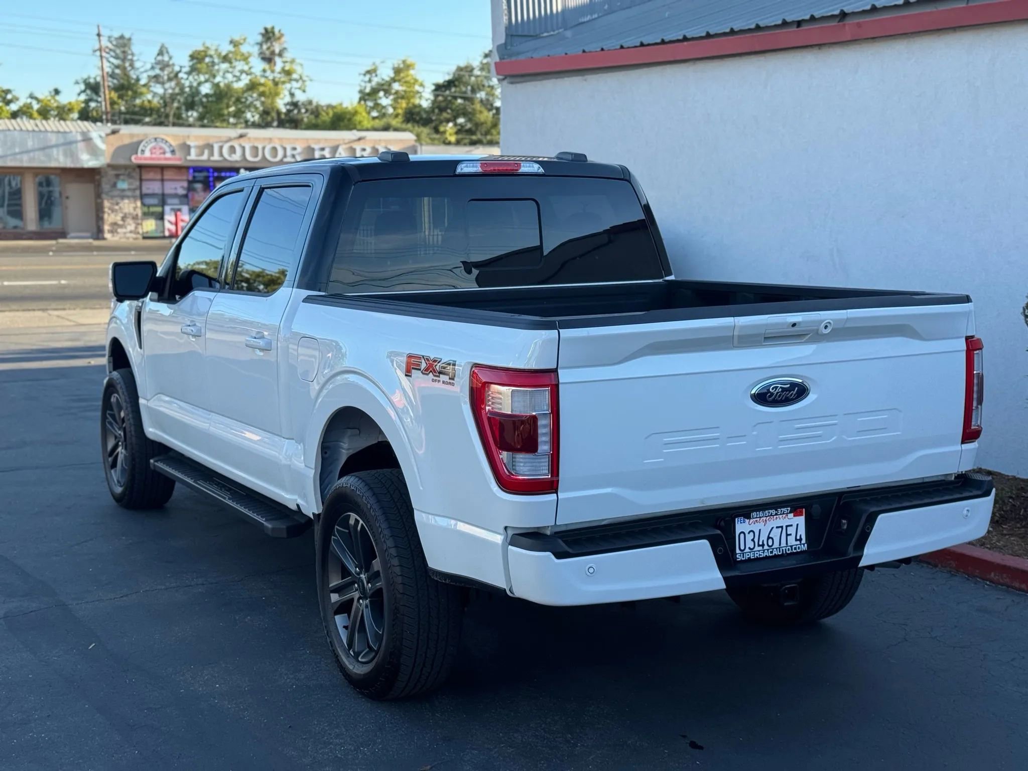 Used 2023 Ford F150 Lariat w/ Max Trailer Tow Package image 5