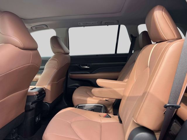 Certified 2026 Toyota Grand Highlander Platinum image 16