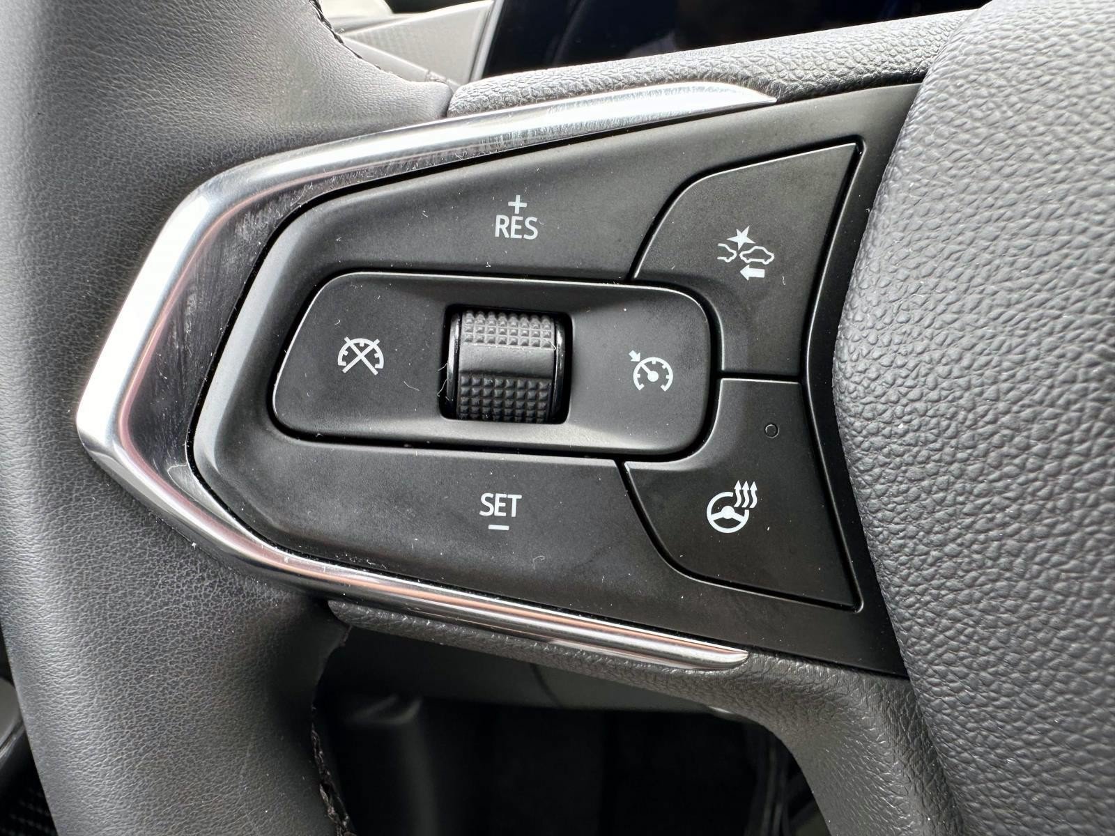 Used 2024 Chevrolet Trax LT w/ LT Convenience Package FWD image 15