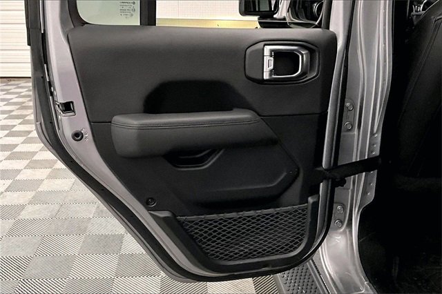 Used 2021 Jeep Wrangler Unlimited Sahara image 20