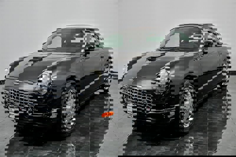 Used 2002 Ford Thunderbird Deluxe image 5