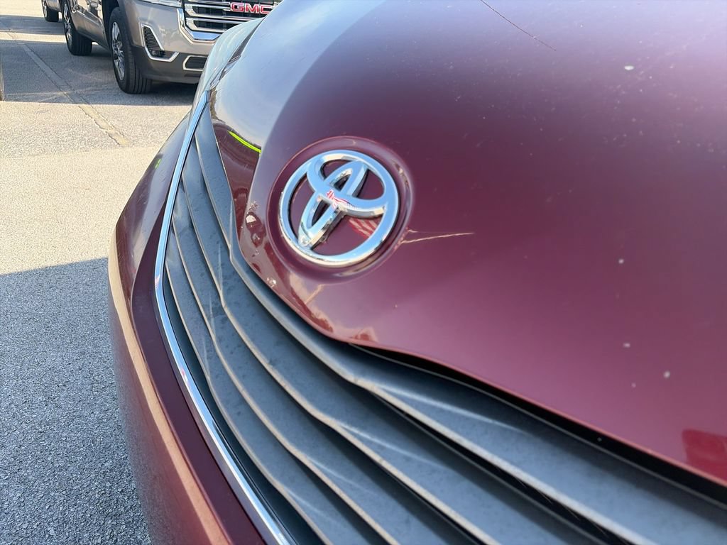 Used 2014 Toyota Sienna XLE FWD image 35