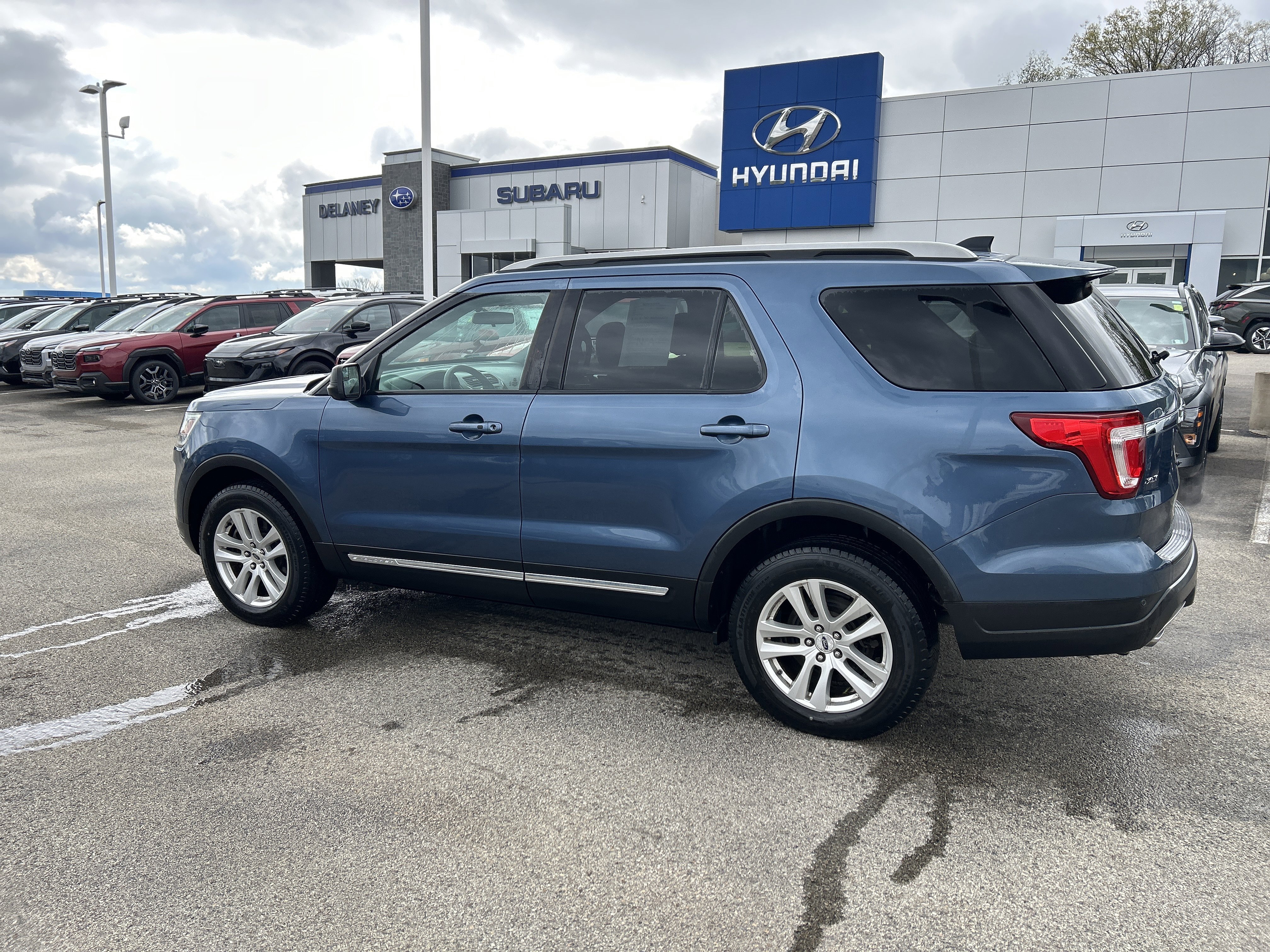Used 2018 Ford Explorer XLT AWD/4WD image 15