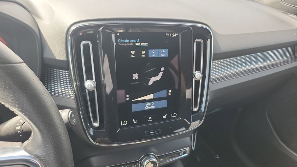 Used 2021 Volvo XC40 T5 R-Design w/ Advanced Package image 17