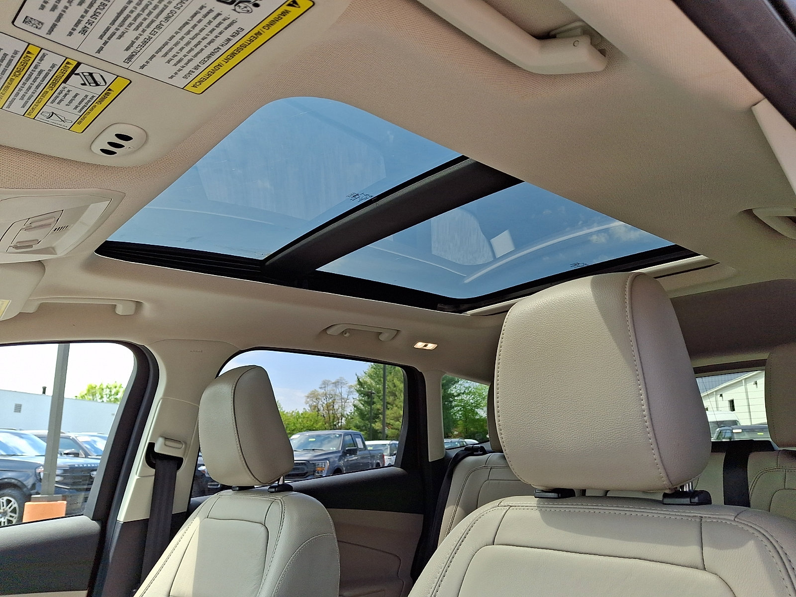 Certified 2019 Ford Escape Titanium AWD/4WD image 17