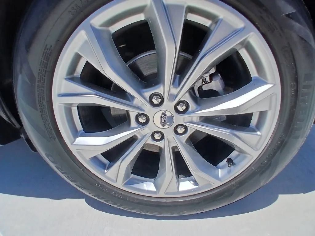 Used 2020 Ford Explorer Limited RWD image 9