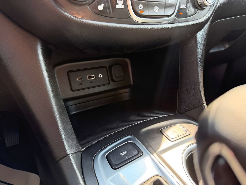 Used 2024 Chevrolet Equinox LT AWD/4WD image 28