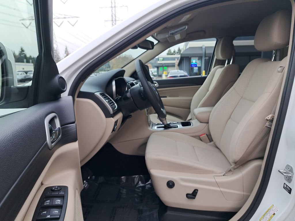 Used 2022 Jeep Grand Cherokee Laredo E w/ Security & Convenience Group image 12