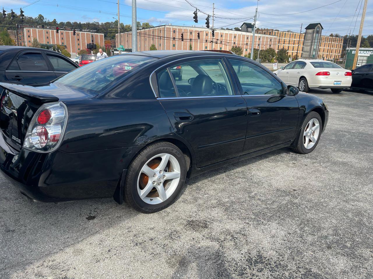 Used 2006 Nissan Altima 3.5 SE w/ (X01) Leather Pkg FWD image 3
