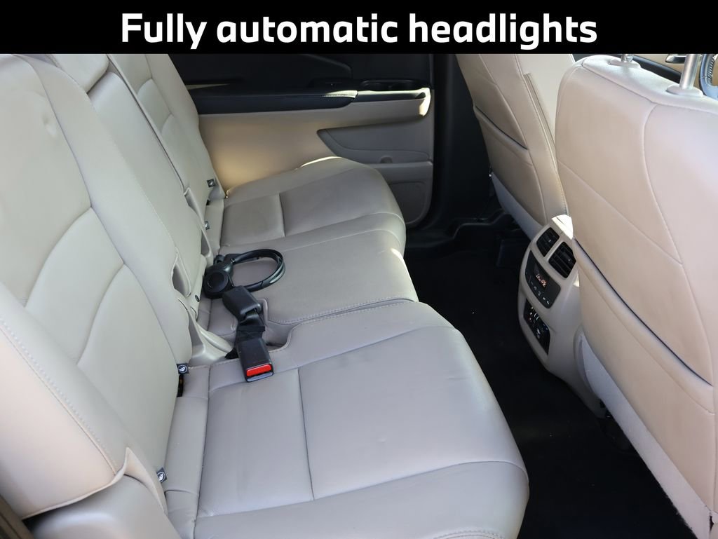 Used 2018 Honda Pilot Touring image 14