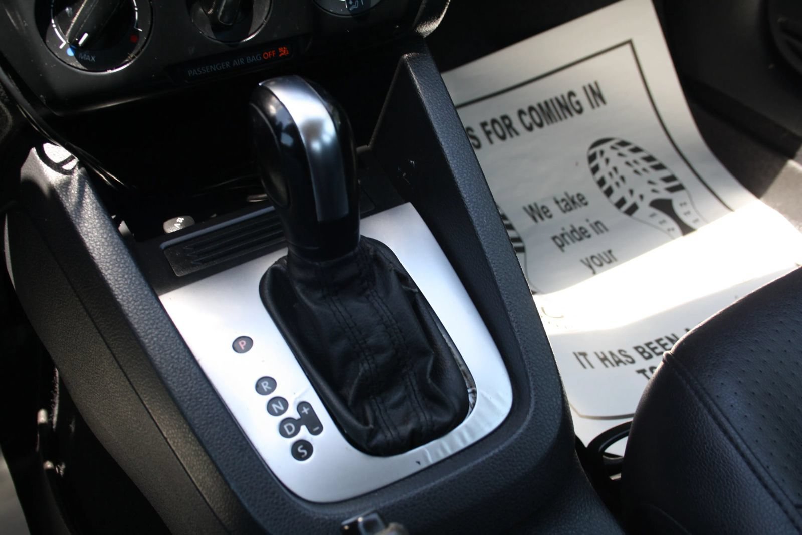 Used 2014 Volkswagen Jetta SE FWD image 25
