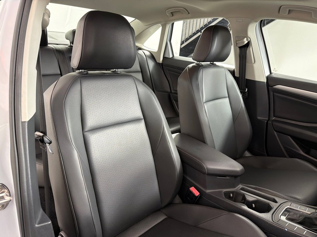 Used 2019 Volkswagen Jetta SE image 25