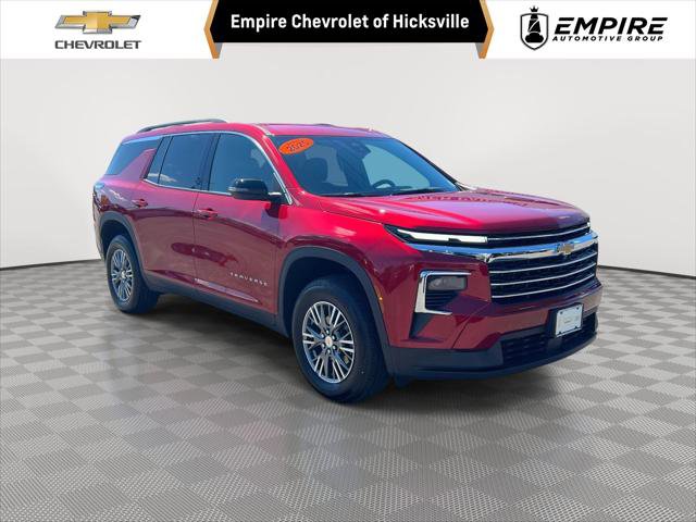 Used 2025 Chevrolet Traverse LT
