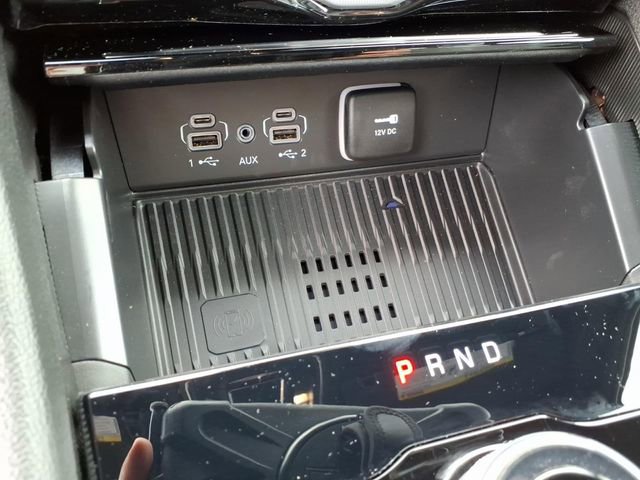 New 2026 Jeep Grand Cherokee Altitude image 9