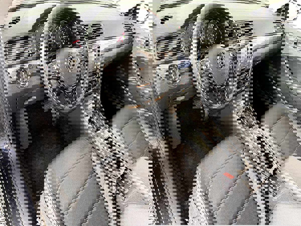 Used 2018 Volkswagen Passat 2.0T SE image 22