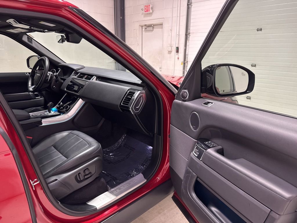 Used 2022 Land Rover Range Rover Sport HSE Silver Edition image 33