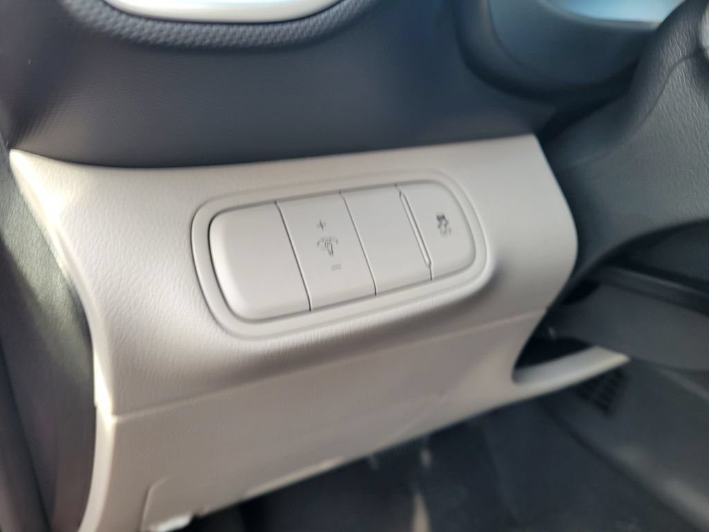 New 2026 Hyundai Venue SEL FWD image 15
