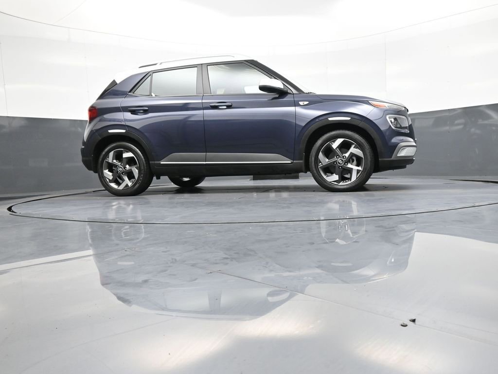 Certified 2023 Hyundai Venue Limited FWD image 28