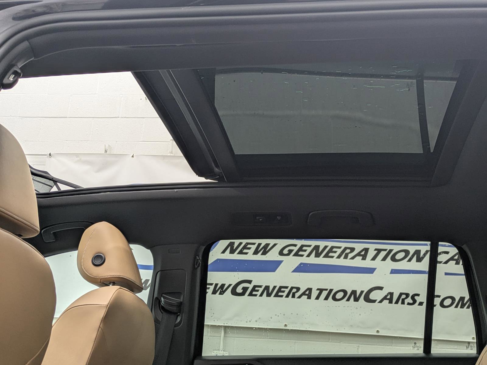 Used 2022 Volkswagen Tiguan SE image 5