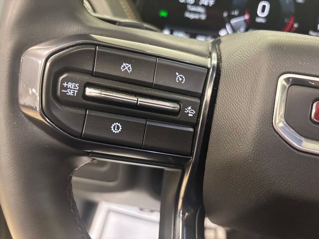 Used 2025 GMC Yukon AT4 AWD/4WD image 33