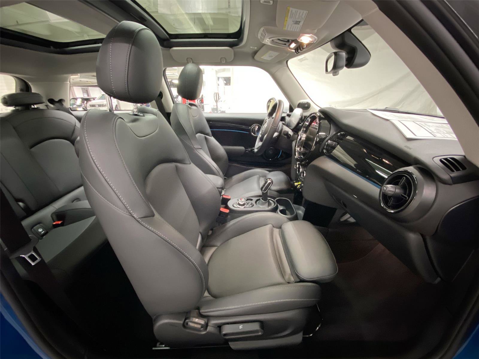 Certified 2023 MINI Cooper SE image 30