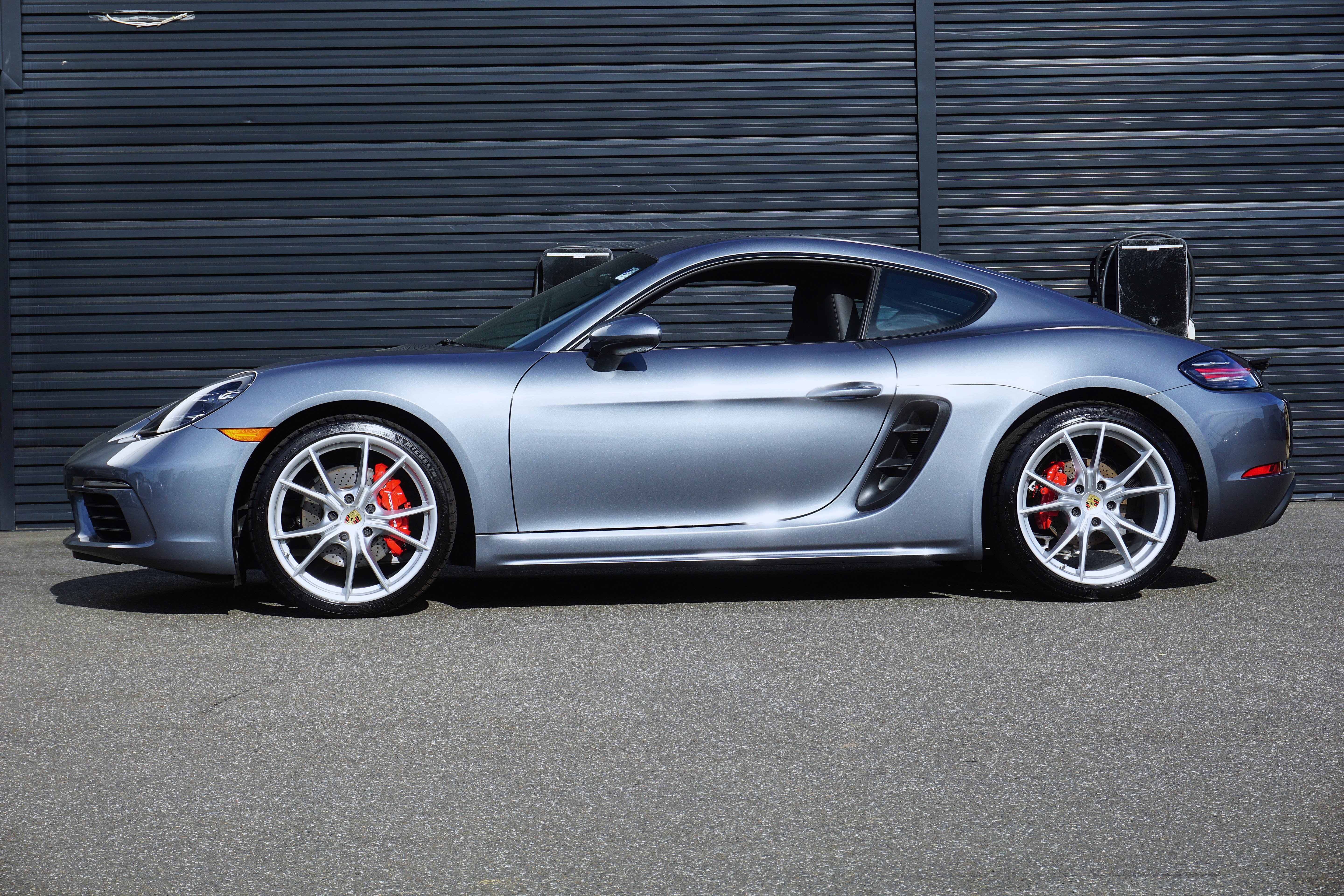 Certified 2025 Porsche 718 Cayman GT4 RS RWD image 2