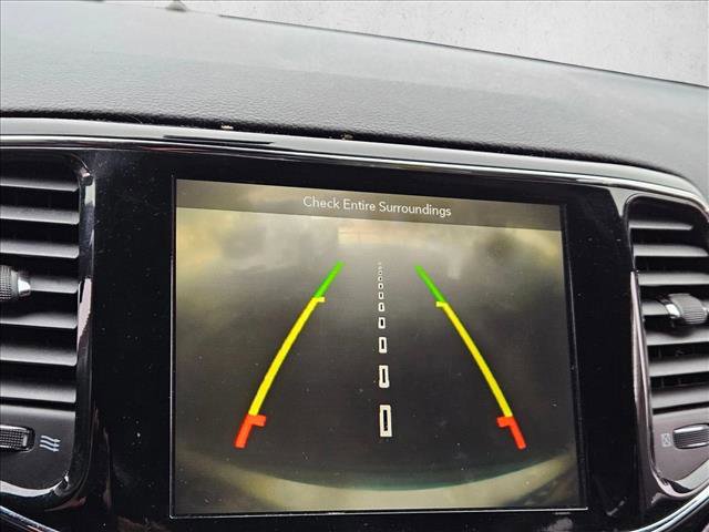 Used 2019 Jeep Grand Cherokee Altitude image 18