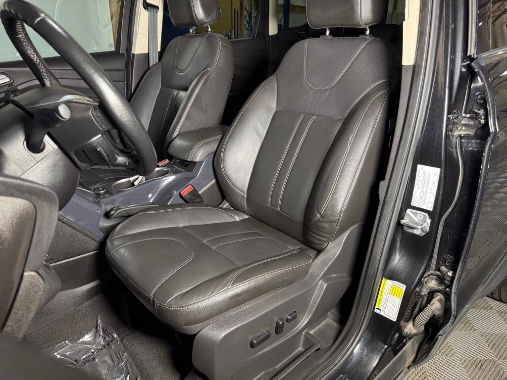 Used 2013 Ford Escape Titanium w/ Parking Technology Pkg FWD image 26