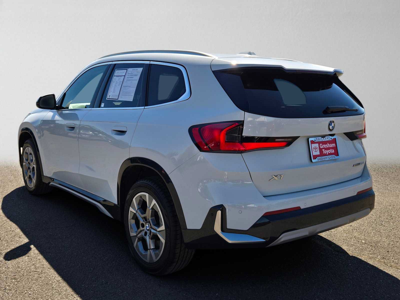 Used 2023 BMW X1 xDrive28i w/ Convenience Package AWD/4WD image 5