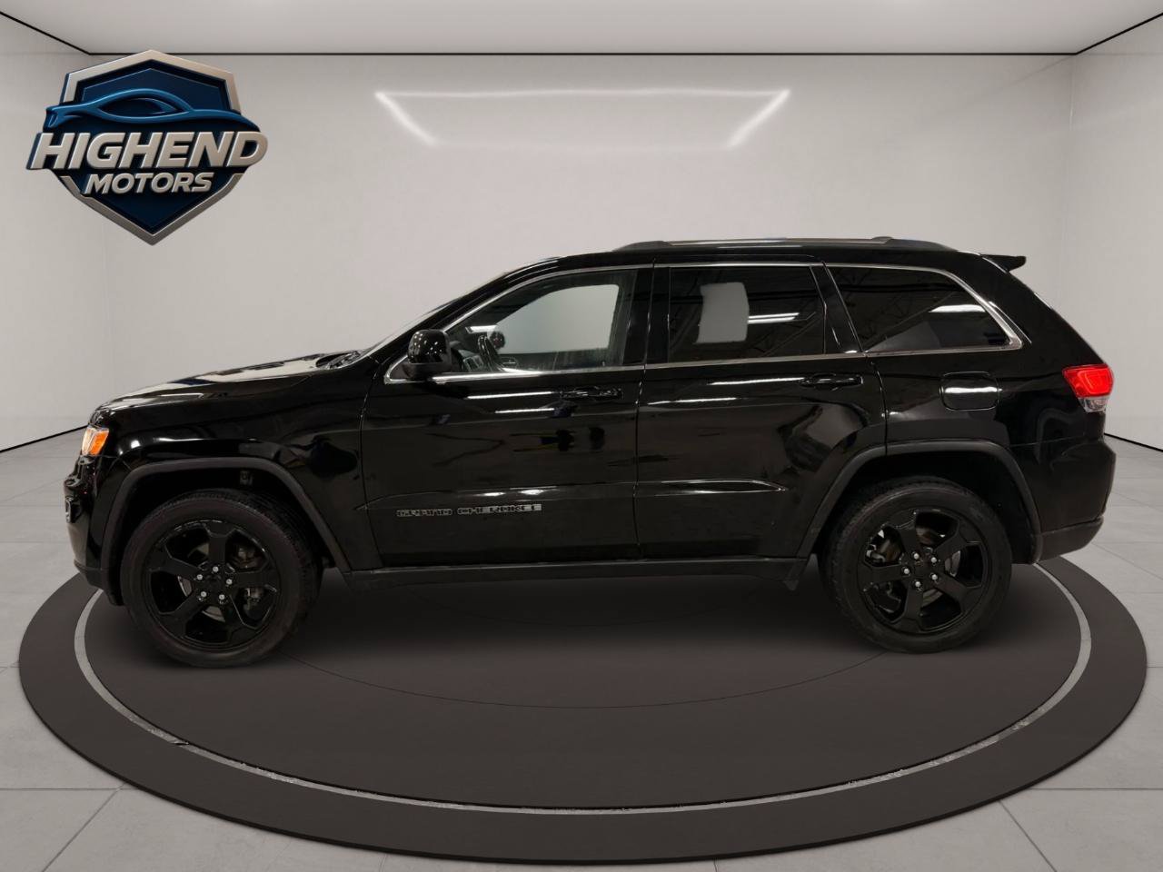 Used 2019 Jeep Grand Cherokee Laredo AWD/4WD image 4