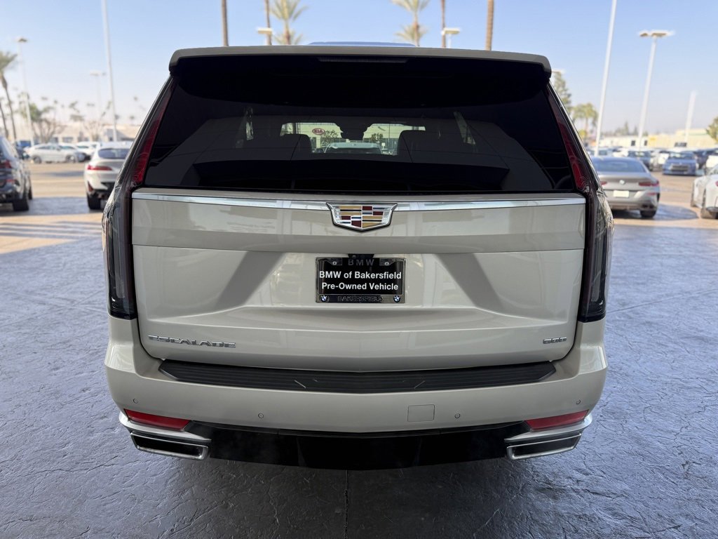Used 2023 Cadillac Escalade Premium Luxury image 4