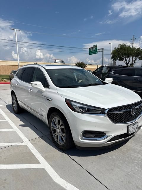 Used 2019 Buick Enclave Avenir w/ Avenir Technology Package FWD image 2