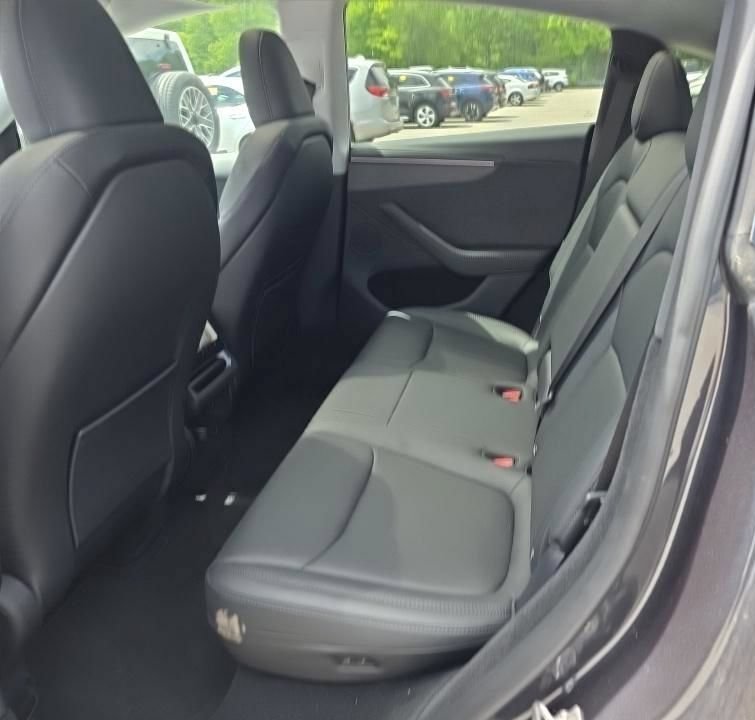 Used 2026 Tesla Model Y AWD image 17