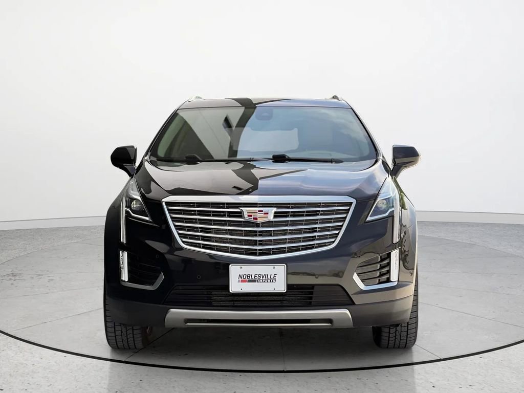 Used 2018 Cadillac XT5 Platinum w/ Driver Assist Package AWD/4WD image 3