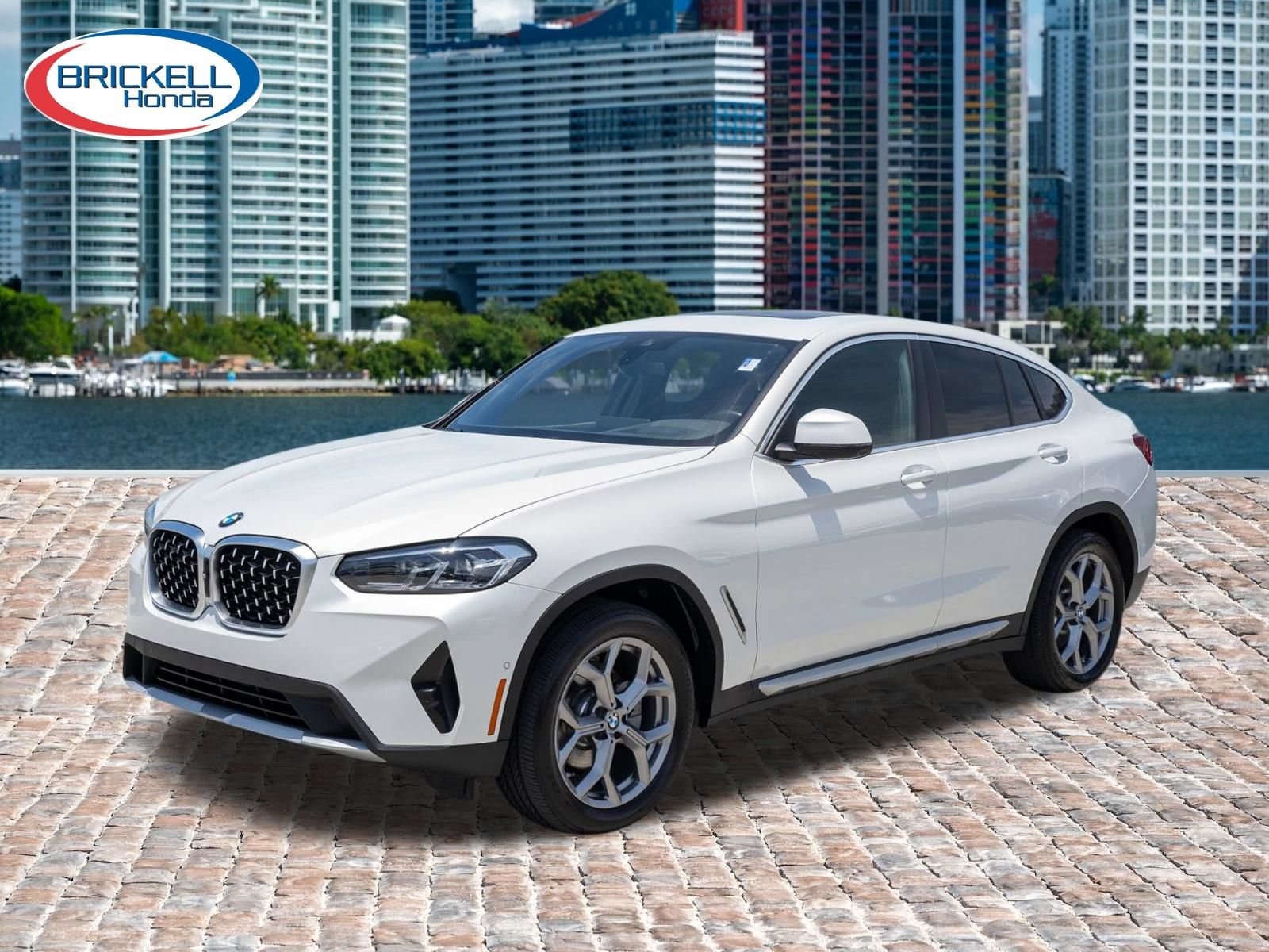 Used 2025 BMW X4 xDrive30i AWD/4WD image 2