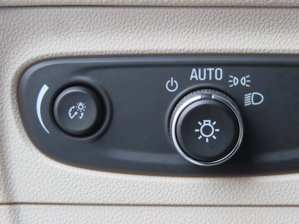 Used 2023 Buick Envision Avenir image 25