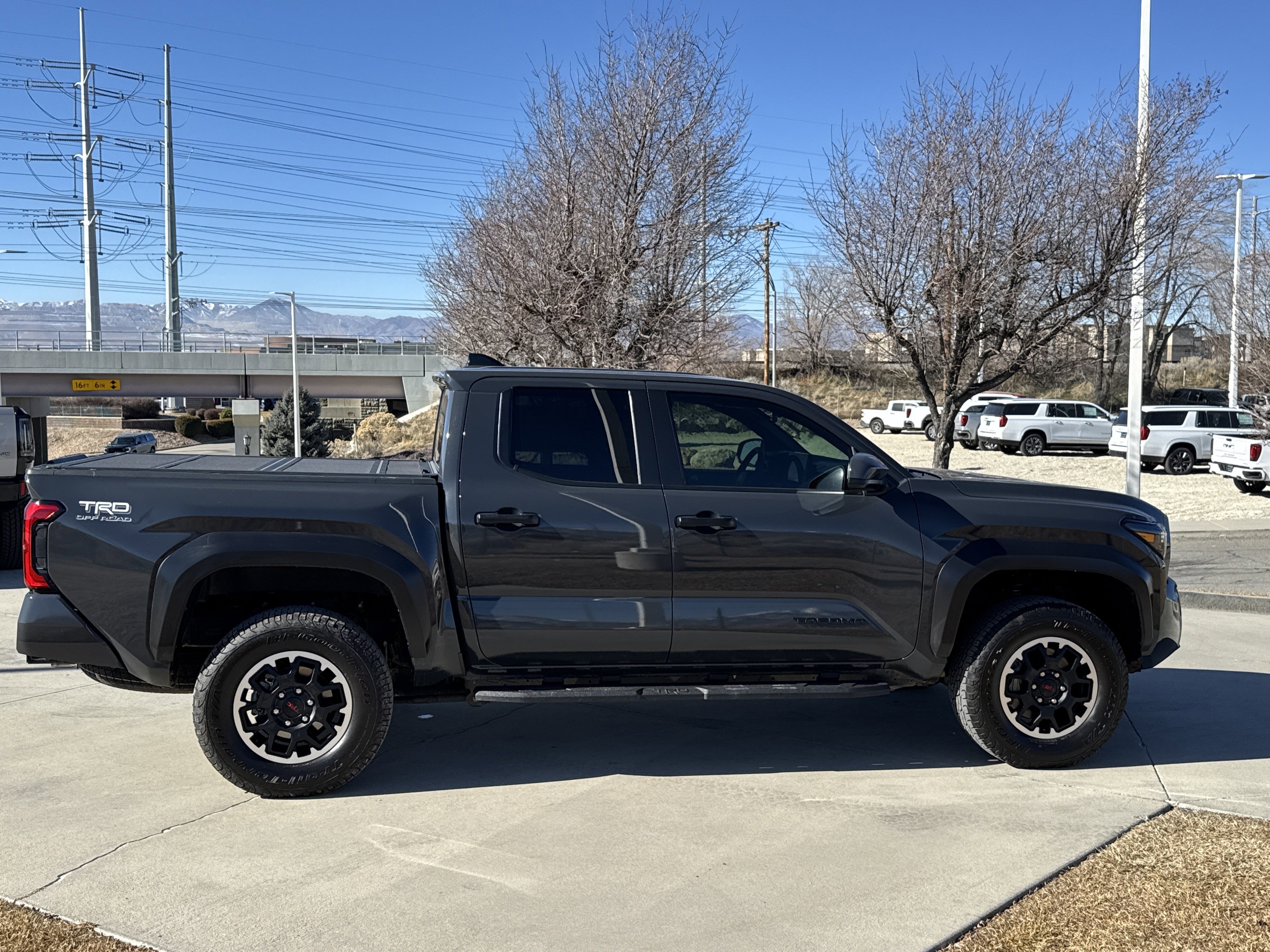 Used 2024 Toyota Tacoma TRD Off-Road image 6