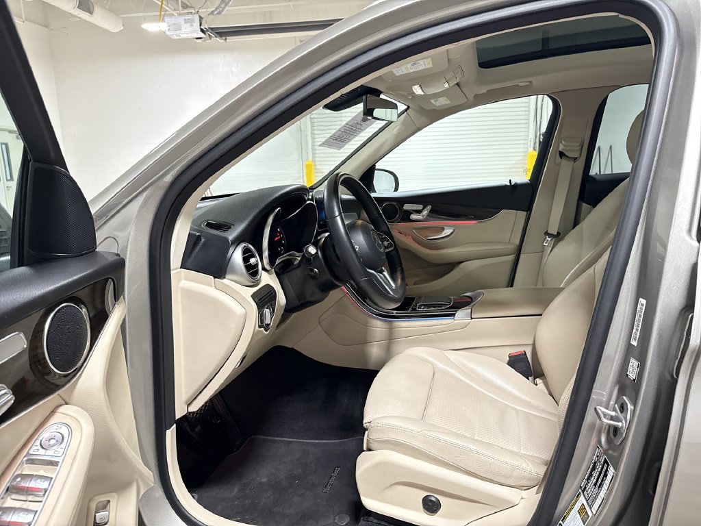 Used 2021 Mercedes-Benz GLC 300 image 20