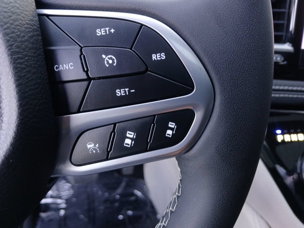 Used 2023 Chrysler Pacifica Limited w/ Uconnect Theater Family Group AWD/4WD image 25