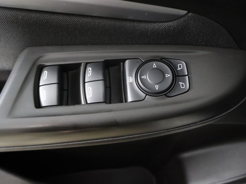 Used 2023 Chevrolet Bolt EUV LT FWD image 33