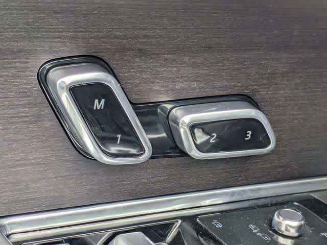 Used 2025 Land Rover Range Rover SE AWD/4WD image 15