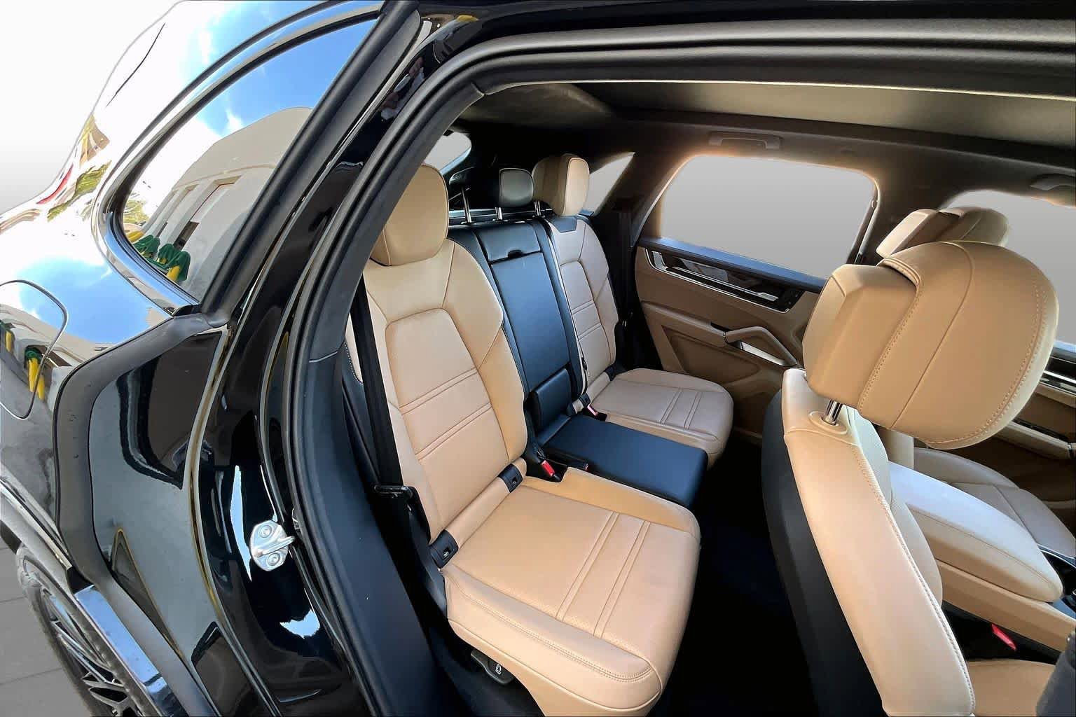 Used 2025 Porsche Cayenne GTS AWD/4WD image 20