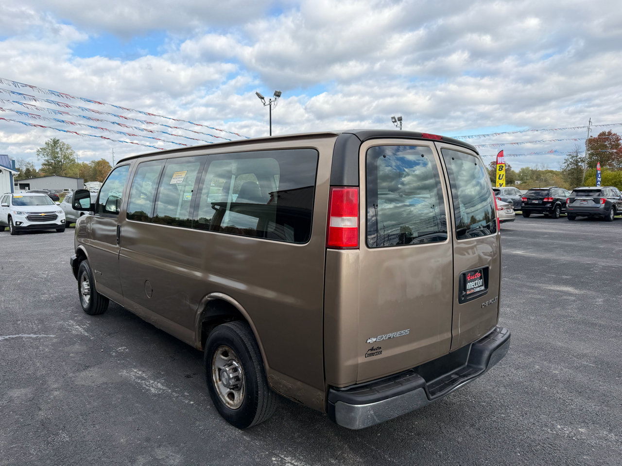Used 2004 Chevrolet Express 2500 Passenger image 7