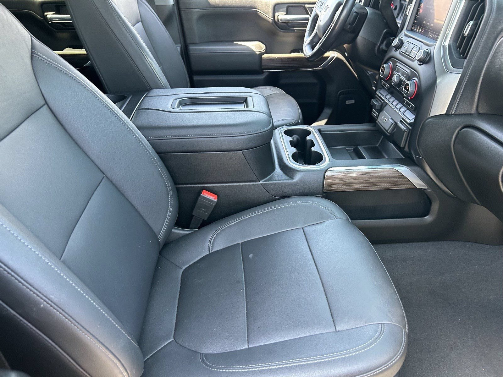 Certified 2021 Chevrolet Silverado 1500 RST w/ Redline Edition AWD/4WD image 12