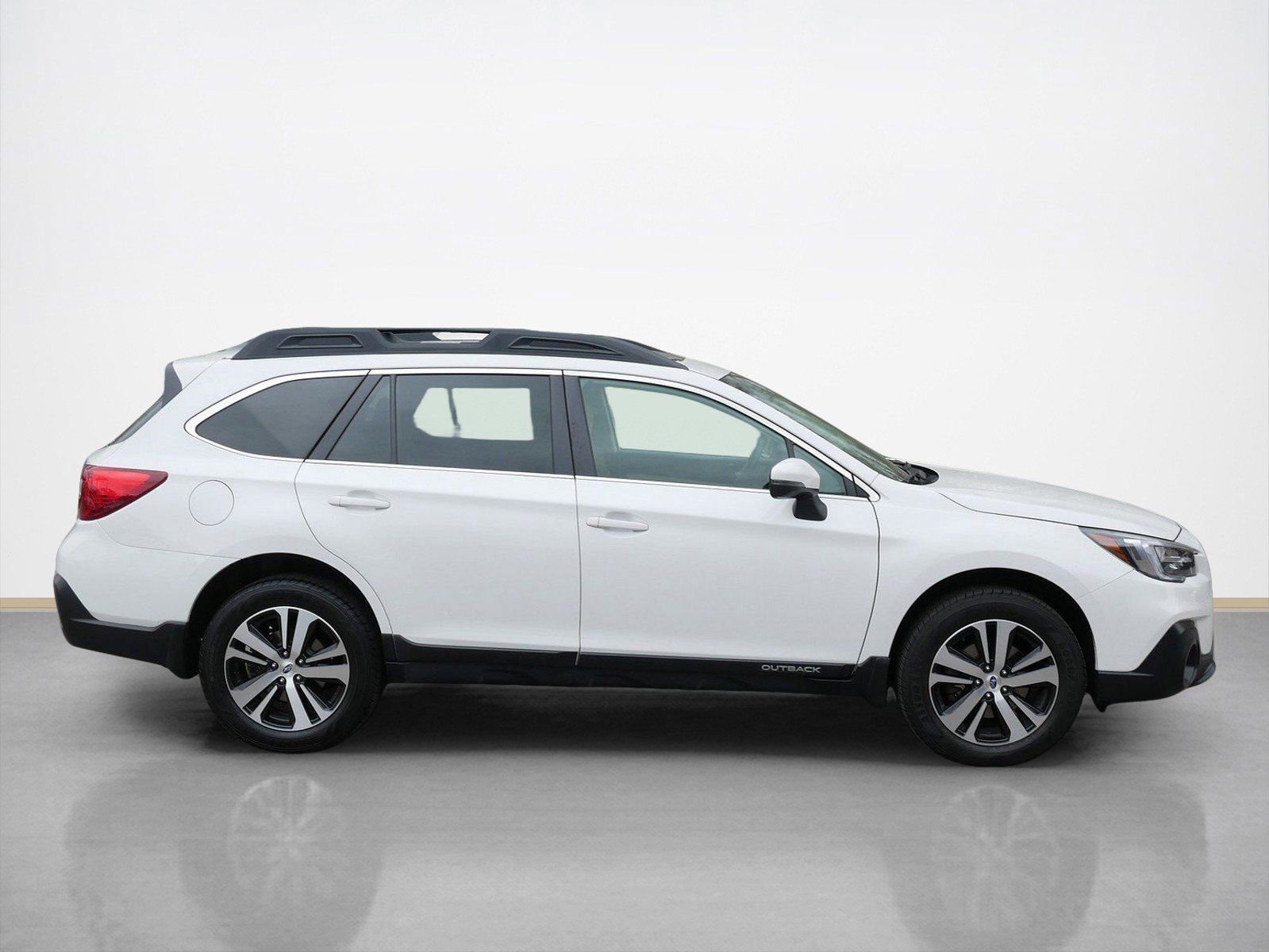 Used 2019 Subaru Outback 2.5i Limited w/ Popular Package #2 AWD/4WD image 2