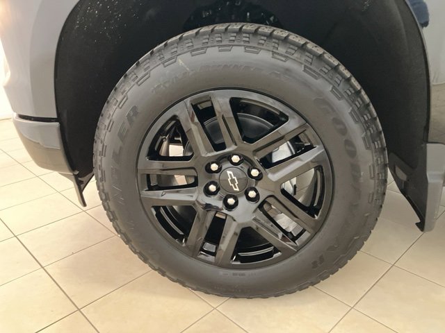 New 2026 Chevrolet Silverado 1500 Custom w/ Turbomax Blackout Package image 31