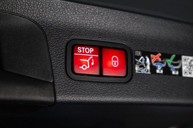 New 2026 Mercedes-Benz GLS 450 4MATIC image 41