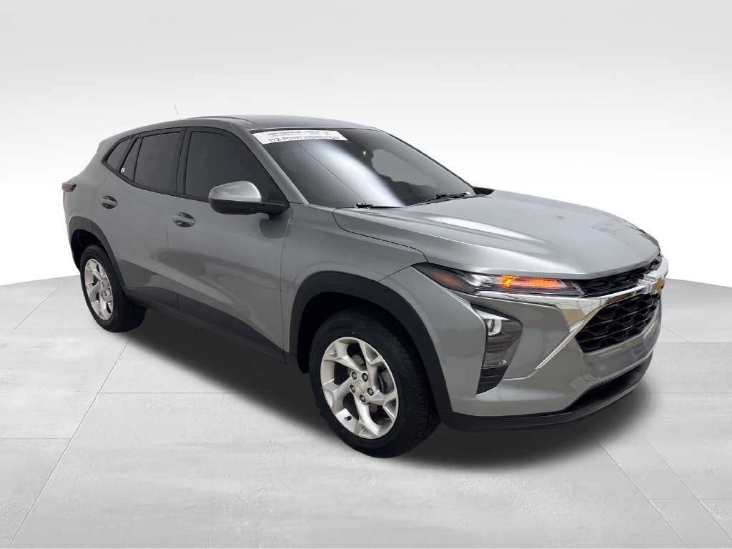 Used 2024 Chevrolet Trax LS w/ LS Convenience Package FWD image 7