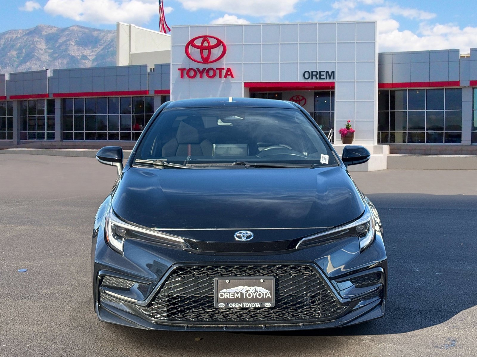 Used 2026 Toyota Corolla SE w/ SE Package FWD image 2