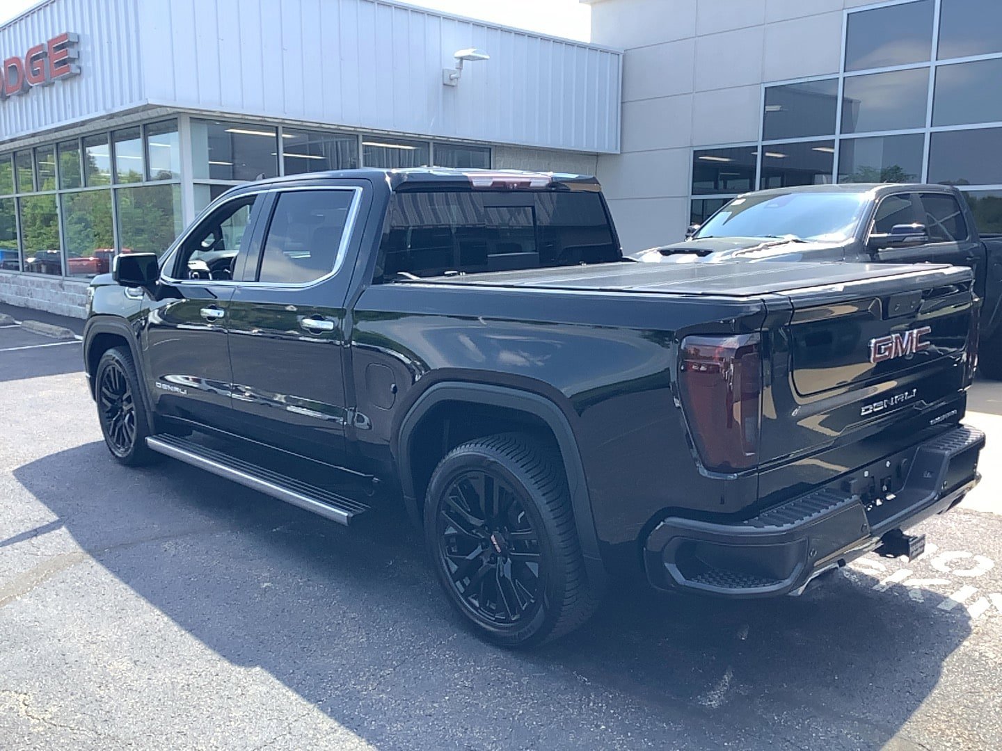 Used 2020 GMC Sierra 1500 Denali w/ Denali Ultimate Package AWD/4WD image 6